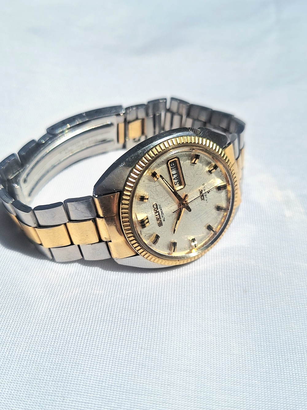 Two-Tone Seiko Wristwatch with Day-Date Function - Working!